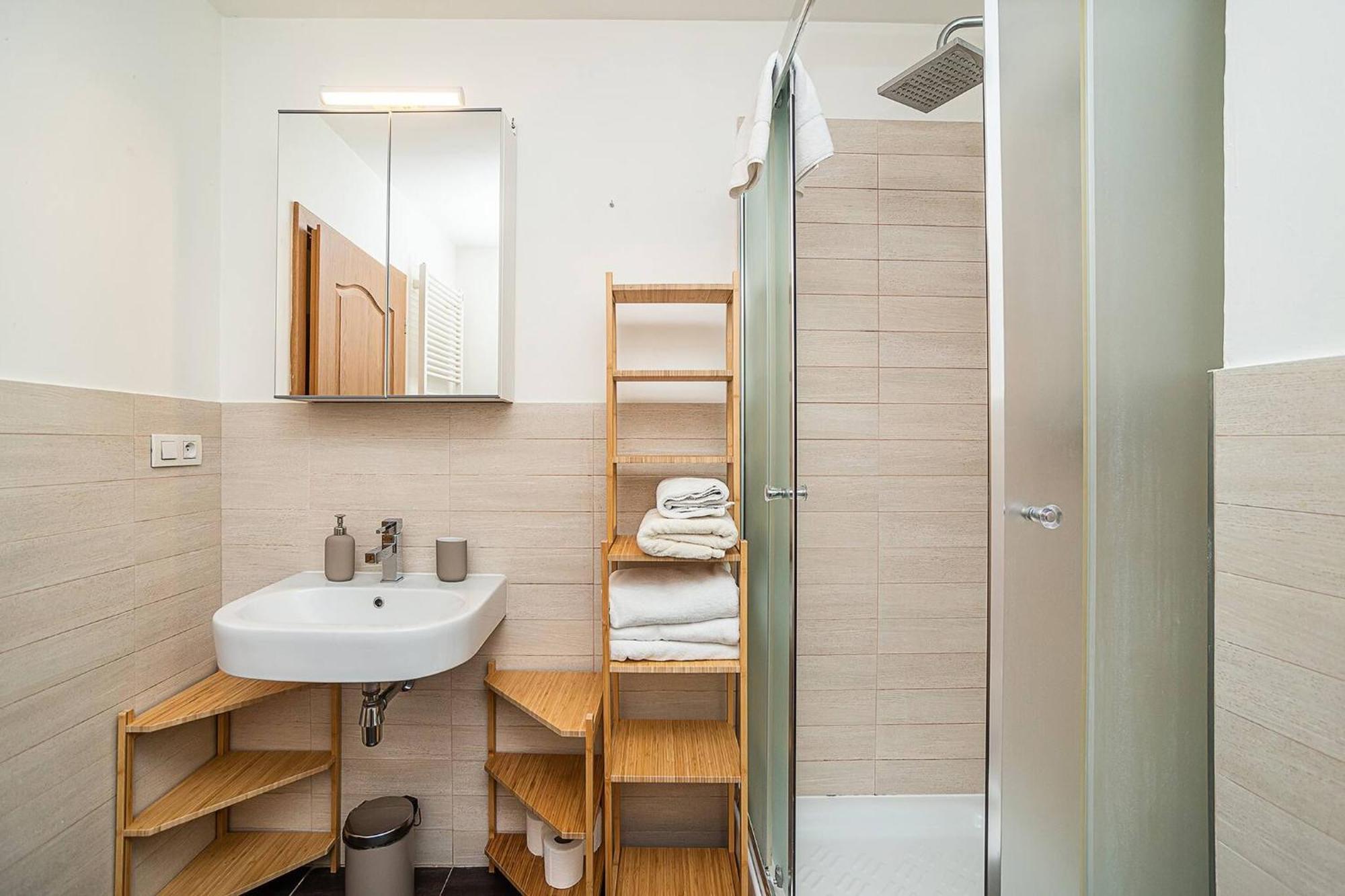 Lavish And Chic Duplex For Families And Couples Apartment *