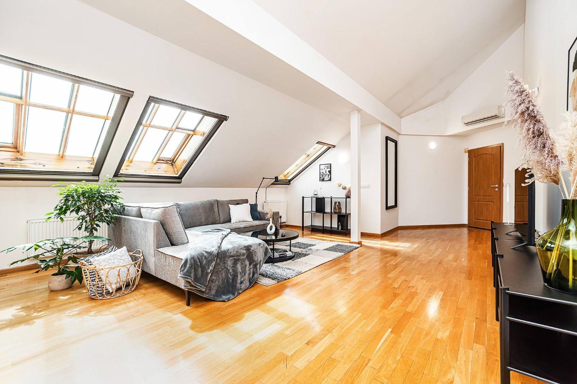 Lavish And Chic Duplex For Families And Couples * Prague