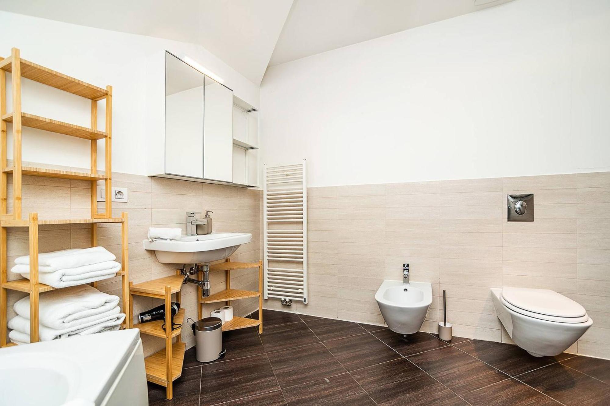 Lavish And Chic Duplex For Families And Couples Prag